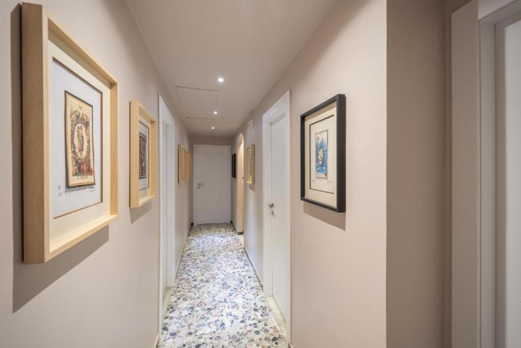 Boutique Rooms Carbonazzi 17 كالياري المظهر الخارجي الصورة