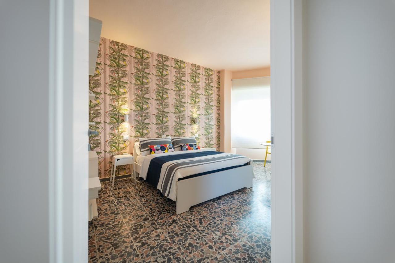 Boutique Rooms Carbonazzi 17 كالياري المظهر الخارجي الصورة