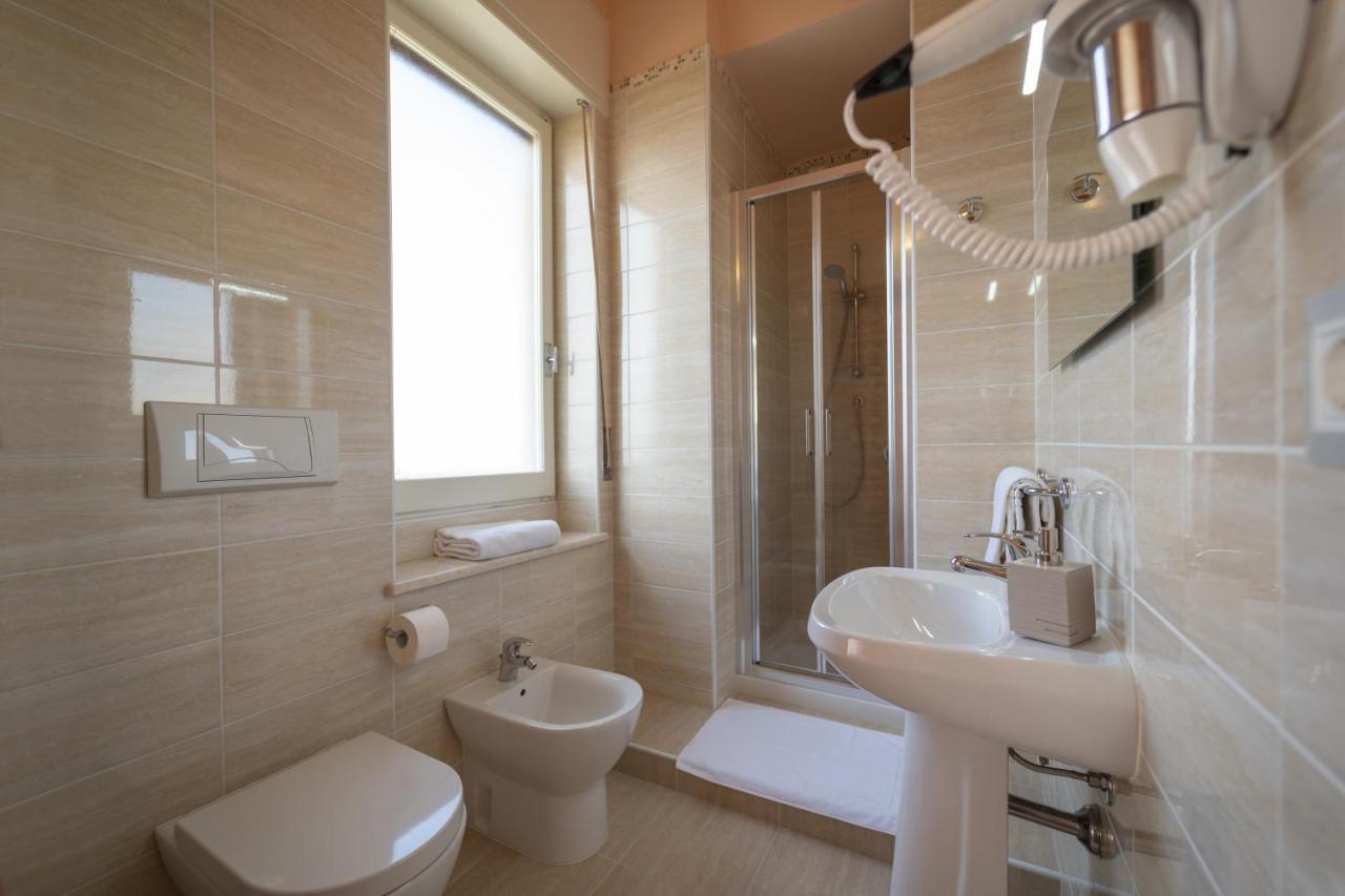 Boutique Rooms Carbonazzi 17 كالياري المظهر الخارجي الصورة