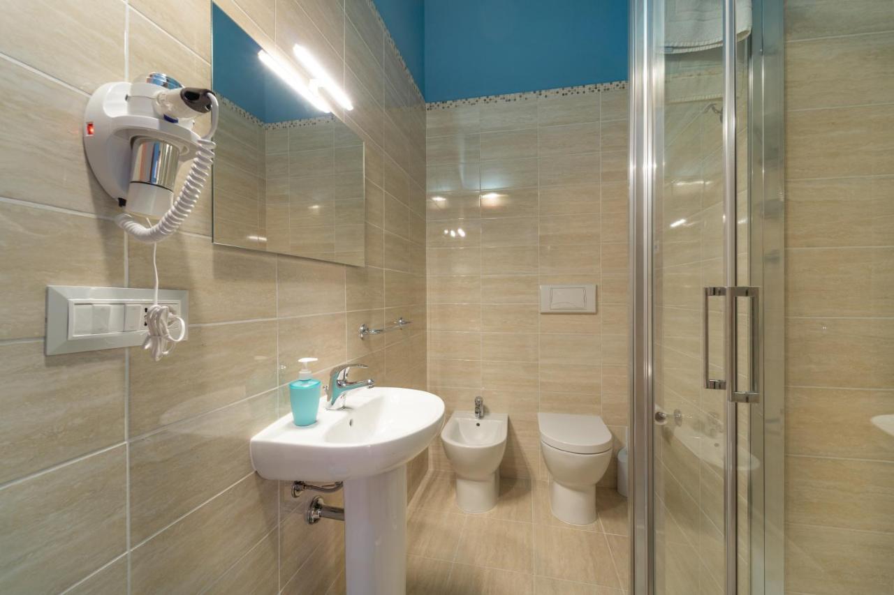 Boutique Rooms Carbonazzi 17 كالياري المظهر الخارجي الصورة